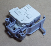 Замок люка / устройство блокировки для стиральной машины WHIRLPOOL / INDESIT / HOTPOINT-ARISTON (854