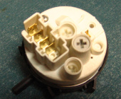 Датчик уровня воды (прессостат) для стиральной машины INDESIT / HOTPOINT-ARISTON (37650082 / 1600211