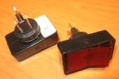 Рокерный переключатель ASW-11D-102 красный (20A 12V !!! DC SPST 3P) (с подсветкой, с фиксацией)